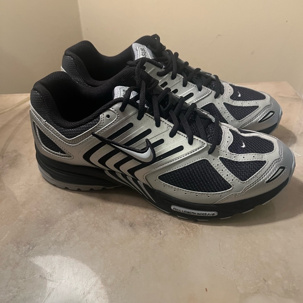 Nike Pegusas - Picture 3 of 6